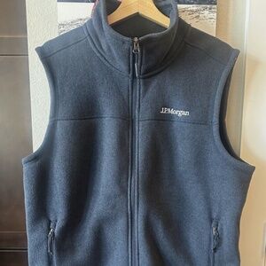 ** MUST GO** The North Face Vest Large - NWOT